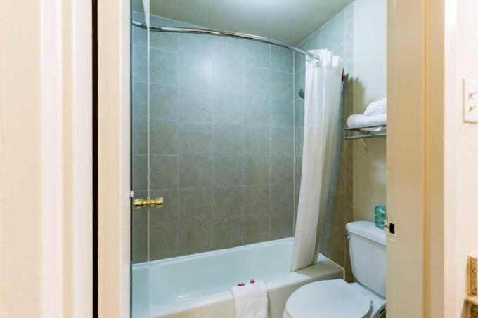 Eco-Inn Suites בייטאון מראה חיצוני תמונה